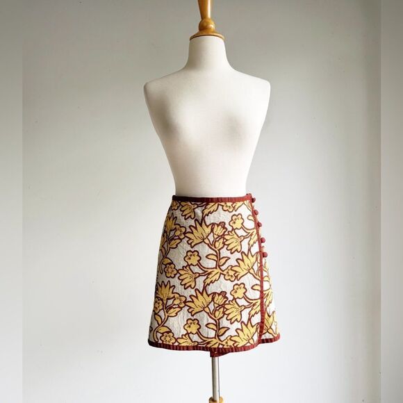 TOPSHOP | Gold Floral Tapestry Mini Skirt | 2 - Picture 3 of 6